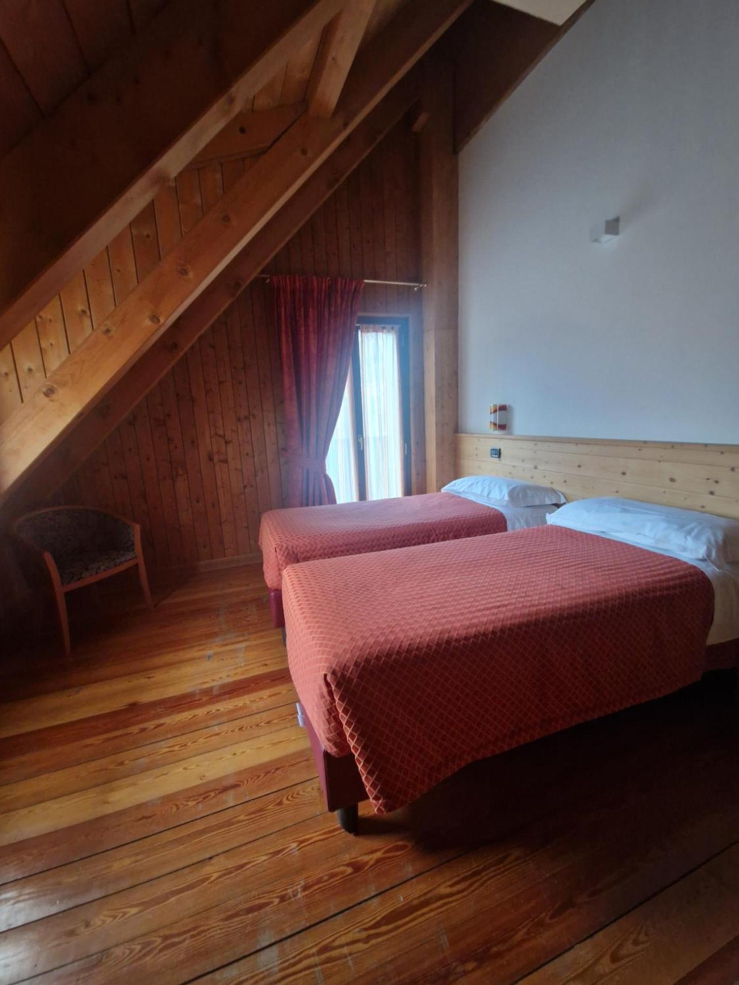 טרביסיו Hotel Raibl E Appartamenti מראה חיצוני תמונה